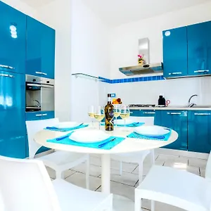 Hostly - Vittoria House - Near The Center With Private Parking Napoli